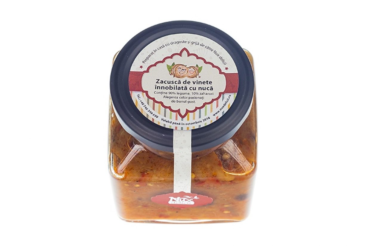 Zacuscă de vinete înnobilată cu nucă